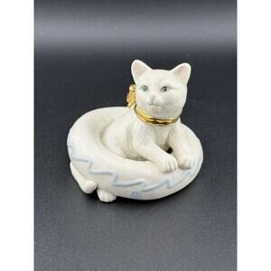 Lenox "Kitty by the Sea" 12 Months of Kitties- August Bone China 2003 24k